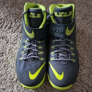 Lebron sneakers worn once